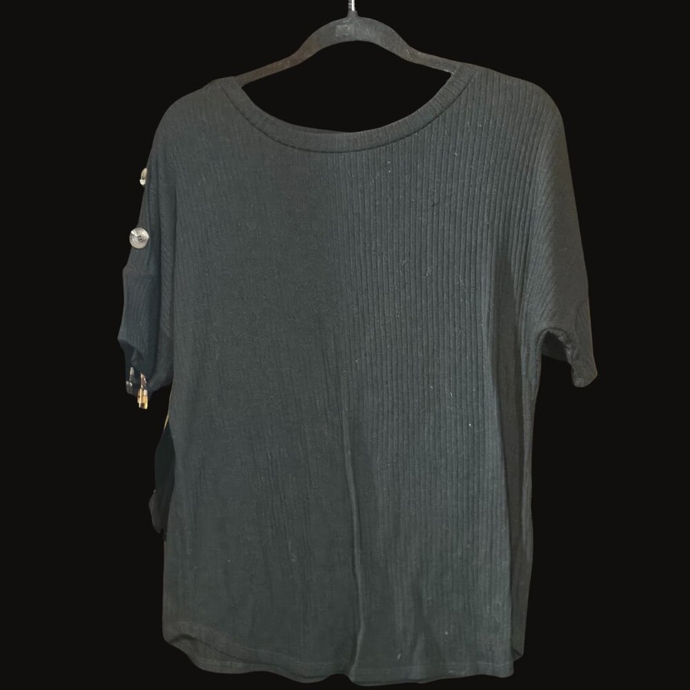 Day Trip Black Ribbed Short Sleeve Top – Size Medium – Button Sleeve Detail  Des